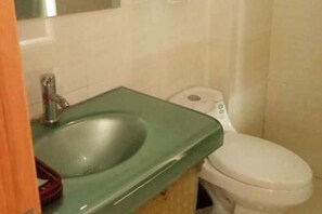 Bathroom - Jinxiu Hotel (Tonglu)