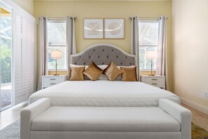 4 Schlafzimmer, Schreibtisch, Bügeleisen/Bügelbrett, Reisekinderbett
