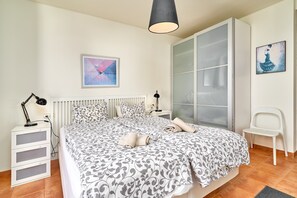 4 bedrooms, iron/ironing board, free WiFi, bed sheets - Holiday Home 'Los Altos 23' with Sea View, Wi-Fi and Air Conditioning (Almuñécar)