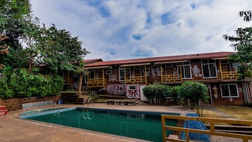 Desk, laptop workspace, free WiFi