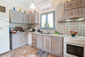 Køleskab, ovn, kogeplade, opvaskemaskine