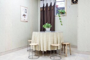Unclassified image, 3 of 55, button - Geyue Zhenpin Hotel (Hangzhou)