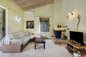 TV, fireplace, DVD player, stereo