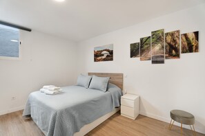 3 chambres, fer et planche à repasser, Wi-Fi gratuit, draps fournis