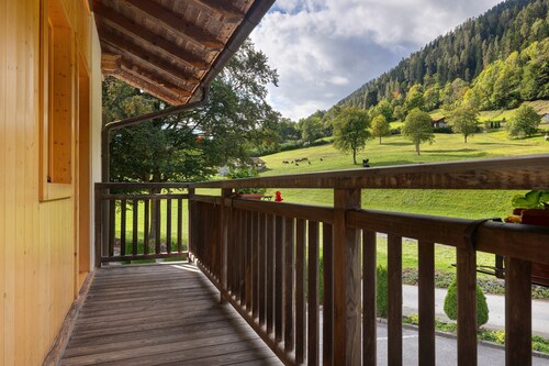 Room 'Camera Tripla N 2' with Mountain View, Shared Garden and Wi-Fi