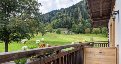 Room 'Camera Quadrupla N 1' with Mountain View, Shared Garden and Wi-Fi