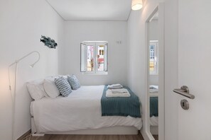 2 slaapkamers, een strijkplank/strijkijzer, gratis wifi, beddengoed