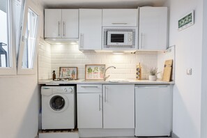 Refrigerador, microondas, parrilla de estufa y lavavajillas 