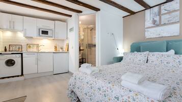 Fer et planche à repasser, Wi-Fi gratuit, draps fournis