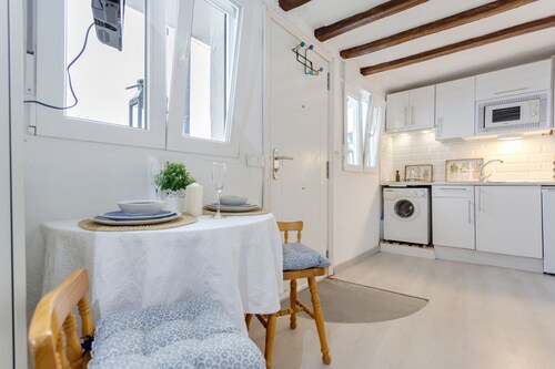 Vacation Studio 'Estudio La Maresia' with Sea View, Private Terrace and Wi-Fi