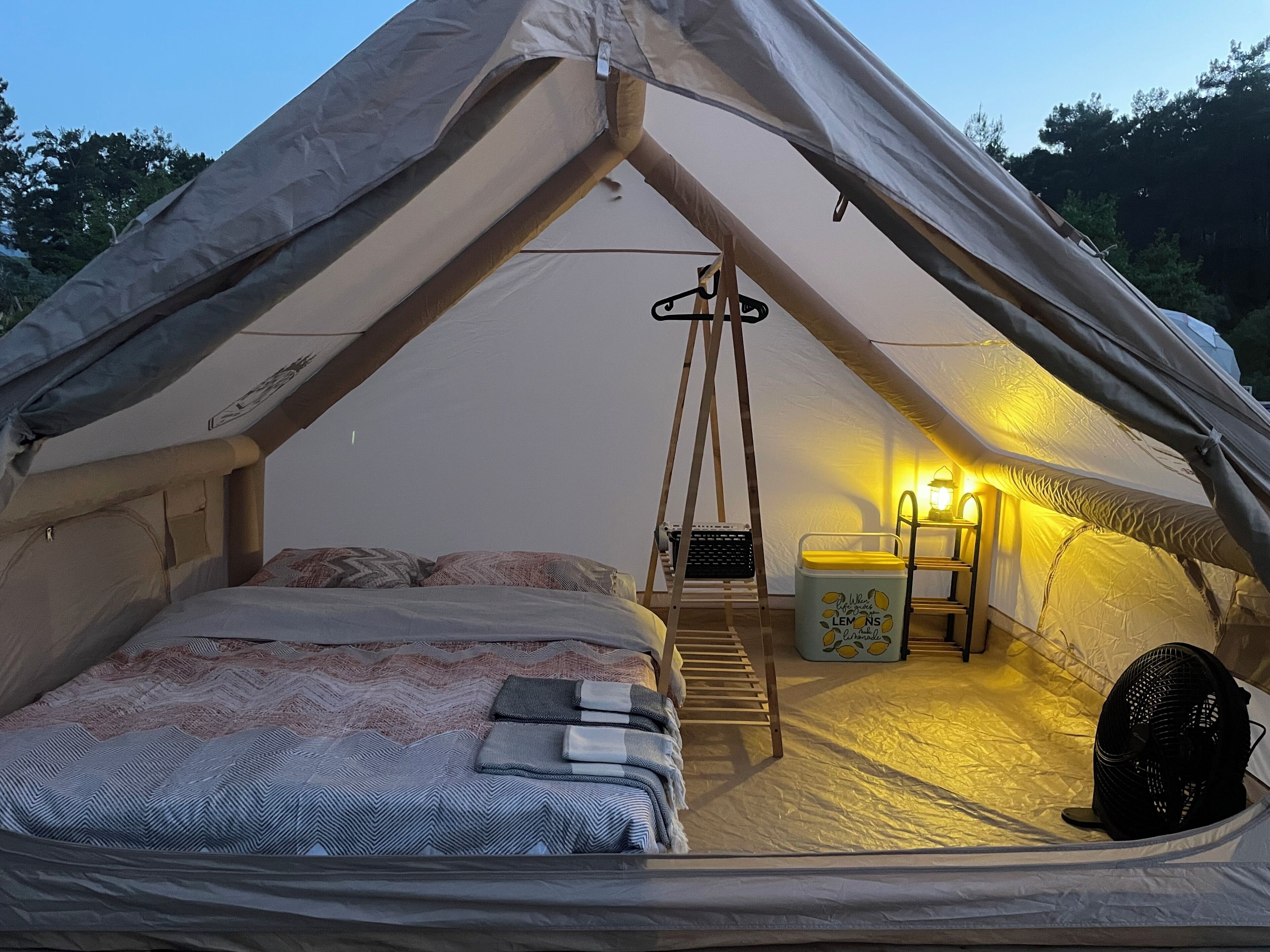 In-room safe, bed sheets