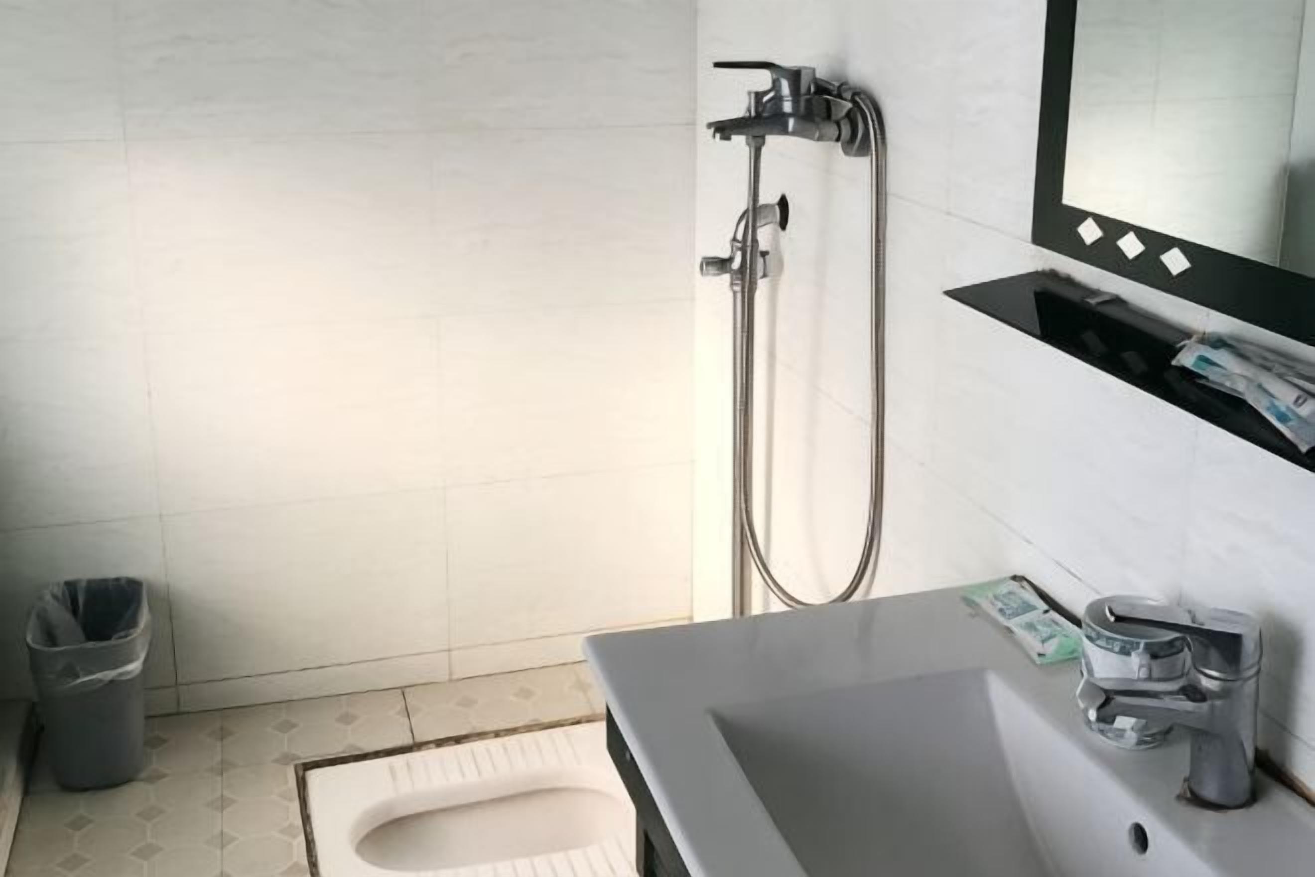 Desk, bed sheets