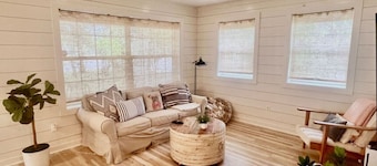 1 Mile to Kyle Field - Fully Renovated