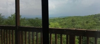 Winterplace Ski in Ski out condo First Floor D105