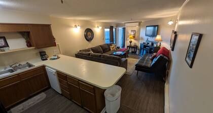 Winterplace Ski in Ski out condo First Floor D105