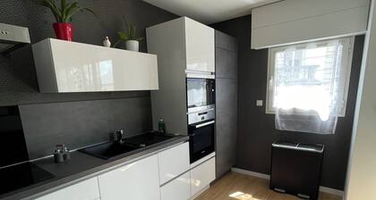 Apartment near train station and town center