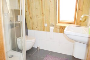 Shower, hair dryer - Sunlit Holiday Home by the Sea (Breskens)