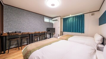 Quarto quádruplo standard | Wi-Fi de cortesia