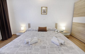 2 bedrooms, free WiFi, bed sheets - Mira two-bedroom apartment (Crveni Vrh)