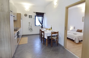 Dining - Mira two-bedroom apartment (Crveni Vrh)
