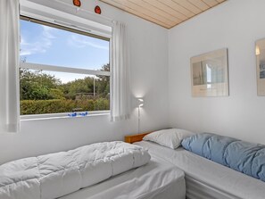 2 bedrooms, Internet