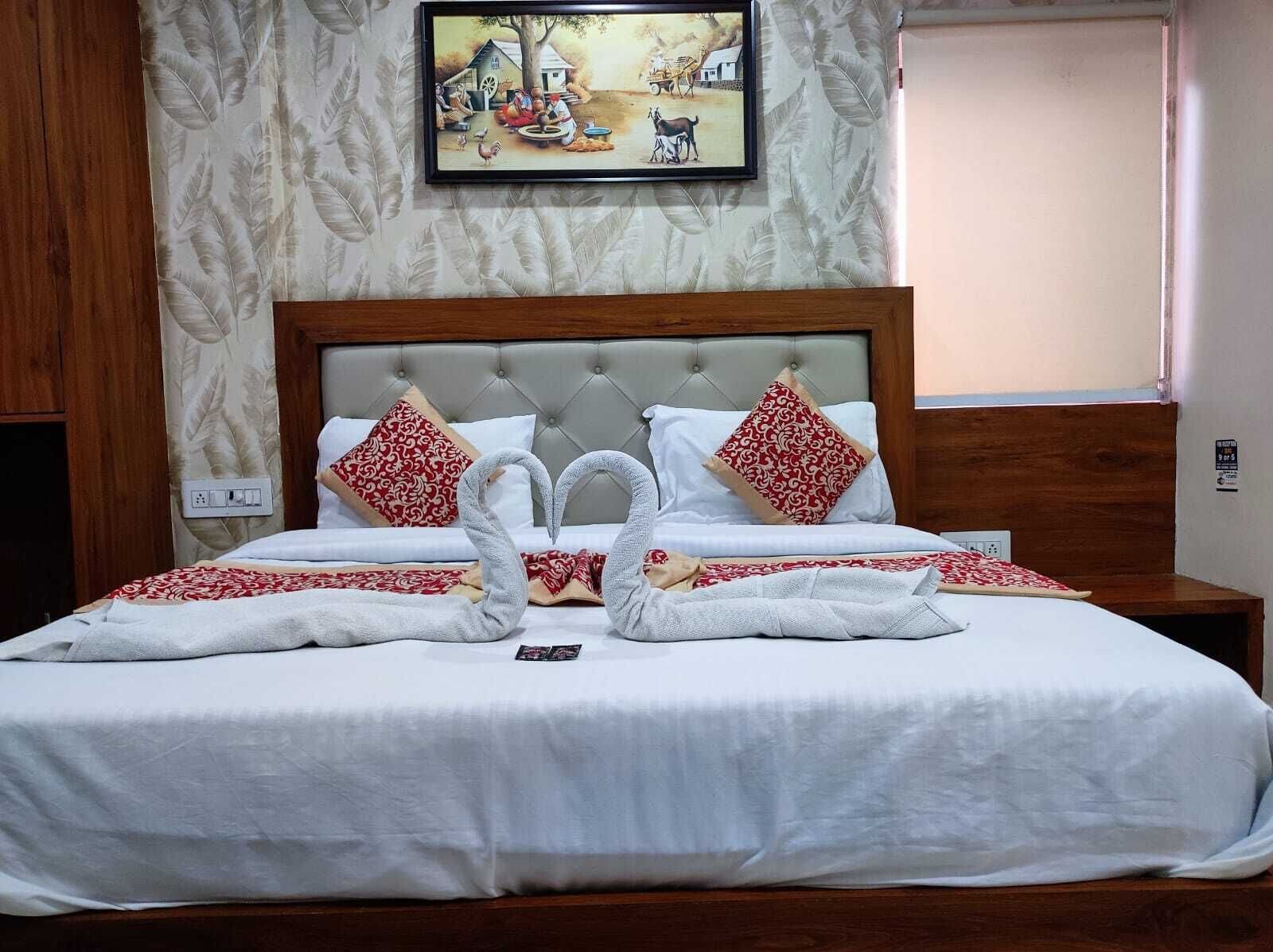Superior Double Room, 1 Queen Bed | Premium bedding, laptop workspace, soundproofing, iron/ironing board