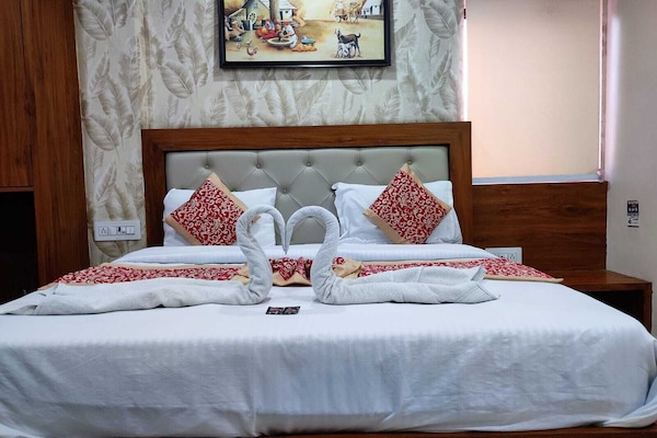 Superior Double Room, 1 Queen Bed | Premium bedding, laptop workspace, soundproofing, iron/ironing board