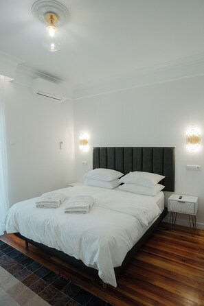 2 chambres, fer et planche à repasser, Wi-Fi, draps fournis