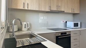 ラグジュアリー アパートメント シティビュー | 専用キッチン | 電気ポット、トースター