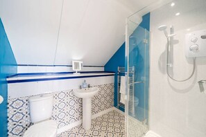Shower, hair dryer - Orchar Park View (Broughty Ferry, Dundee)