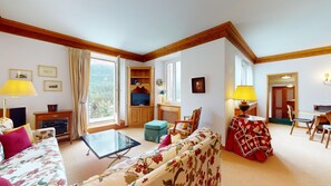 Télévision, chaîne hi-fi