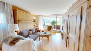TV, DVD player, stereo - Well-kept holiday apartament house in a prime location in St. (St. Moritz)