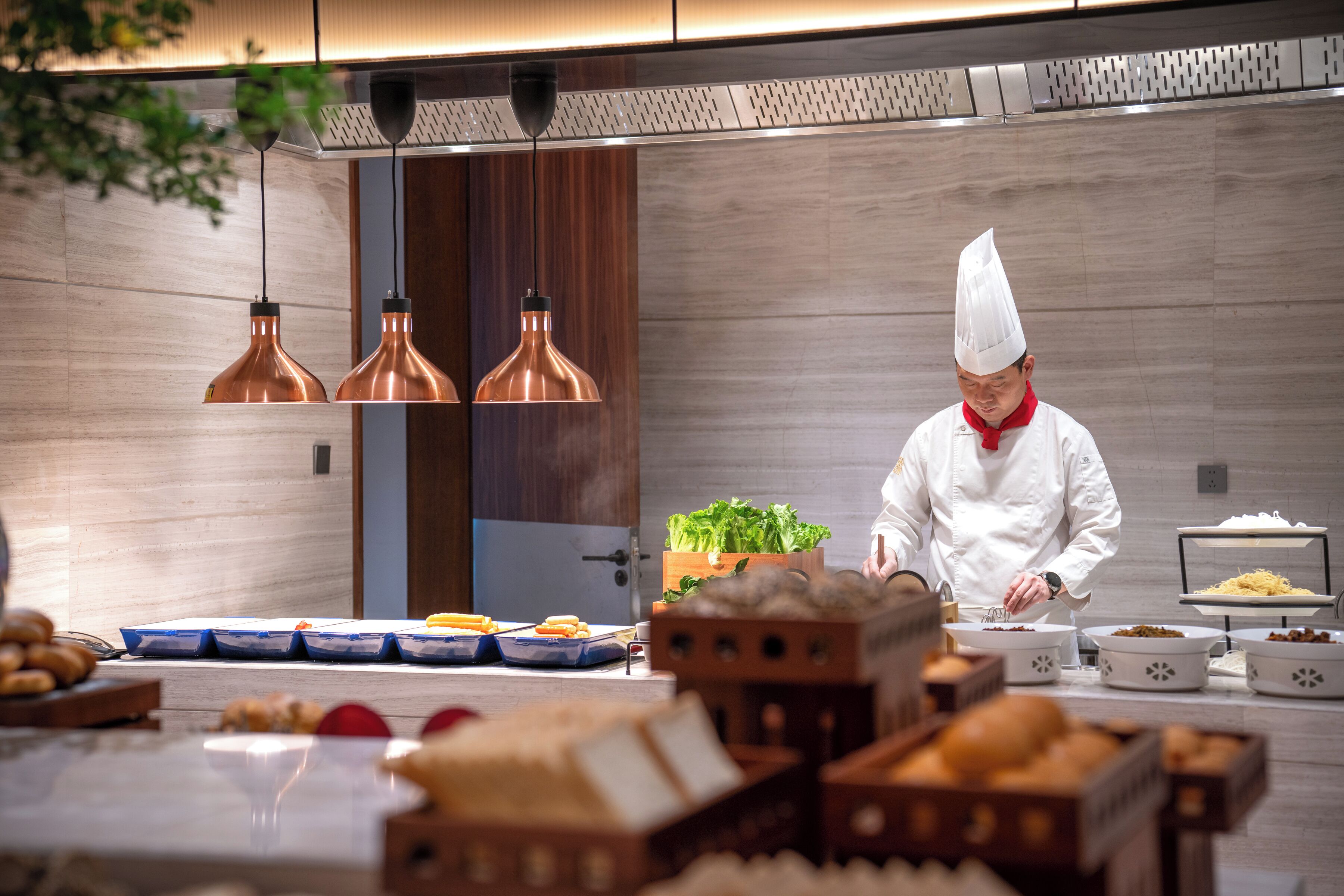 بوفيه فطور يوميًا بتكلفة قدرها (68 CNY للشخص)