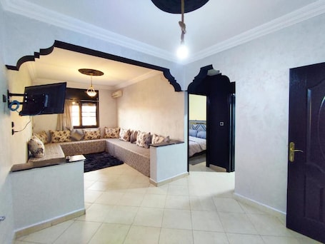 Standard Suite | Living area | TV