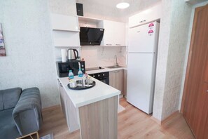 Private kitchen - 1 Bedroom Apartment 52 m2/Parking/Wi-Fi - SH17 (İstanbul)