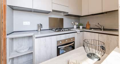 Cosy apartment for 4 people with A/C, WIFI, TV, terrace and panoramic view, close to Porto Recan...