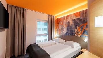 Double Room | Desk, free WiFi, bed sheets