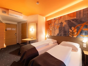 1 chambre, bureau, Wi-Fi gratuit, draps fournis