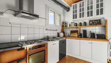 Frigorífic, microones, forn i placa de cuina