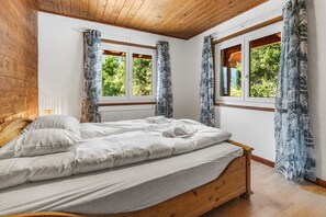 4 bedrooms, iron/ironing board, free WiFi, bed sheets - Charming family home (Euseigne)