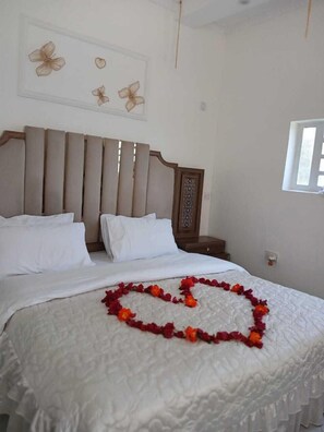 Individually decorated, individually furnished, free WiFi - Utawala Executive Residence (Nairobi)