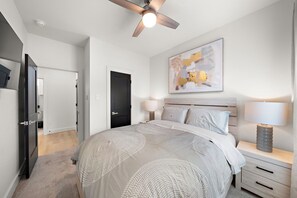 4 habitaciones, escritorio, tabla de planchar con plancha y wifi gratis 