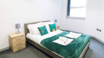 1 bedroom, desk, iron/ironing board, WiFi