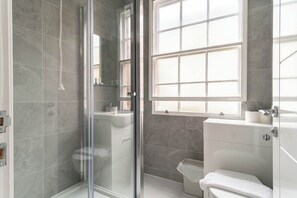 تجهيزات دش، مجففات شعر، مناشف