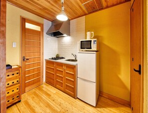 Villa, Non Smoking | Private kitchen | Electric kettle
