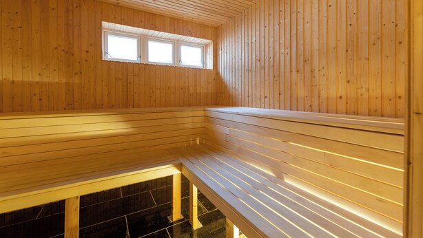 Shower, towels, soap, toilet paper - Gulbrakka Basecamp (Meloy)