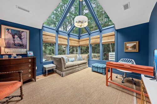 Renovated 4 Bed/4Bath Home! Screen Porch! Golf Course View! Amenity Cards!