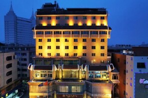 Unclassified image, 3 of 42, button - Joyful Hotel (Yueqing)
