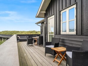Outdoor dining - "Egino" - 90m from the sea by Interhome (Løkken)