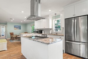 Fridge, microwave, oven, stovetop - Northeast Florida Retreat (Jacksonville Beach)